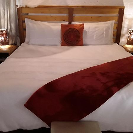 Bush Pub & Inn Ходспруит Екстериор снимка