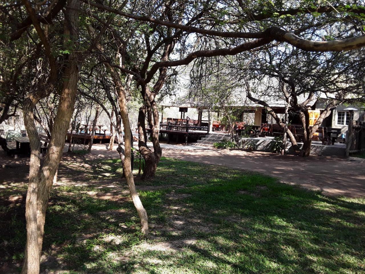 Bush Pub & Inn Ходспруит Екстериор снимка